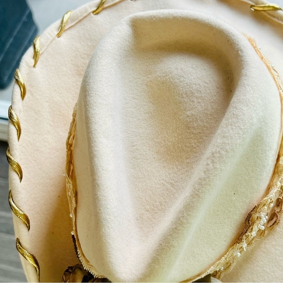 Hooray Henri Wool Cream Off White Floral Ladies Hat main image 14